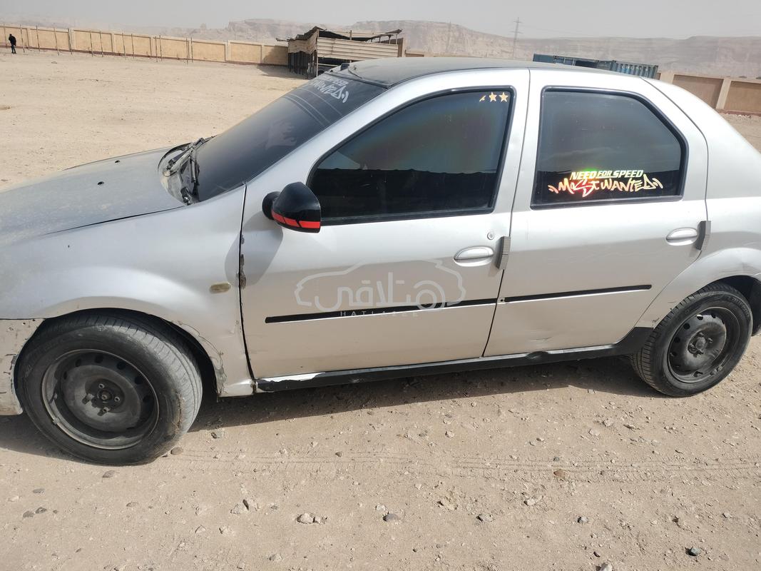 2010 Renault Logan - 3