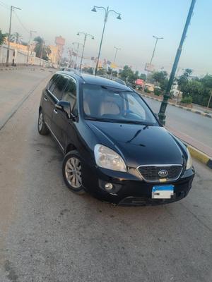 كيا كارينز 2011