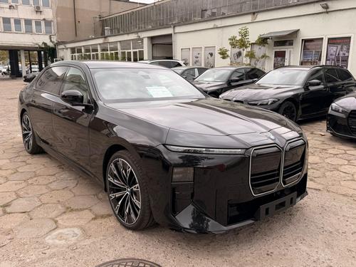 BMW 740 2027