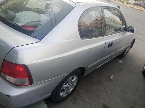 هيونداي فيرنا 2001