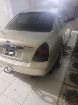 هيونداي افانتي 2001