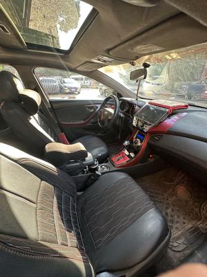 Hyundai Elantra 2012