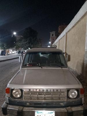 ميتسوبيشي باجيرو 1990