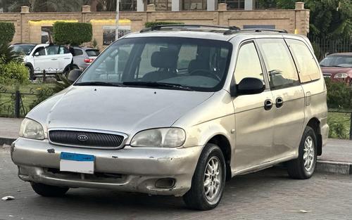 كيا كارنفال 1999