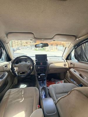 Nissan Sunny 2012