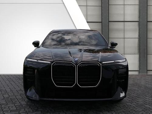 بي ام دبليو اى 7 2027