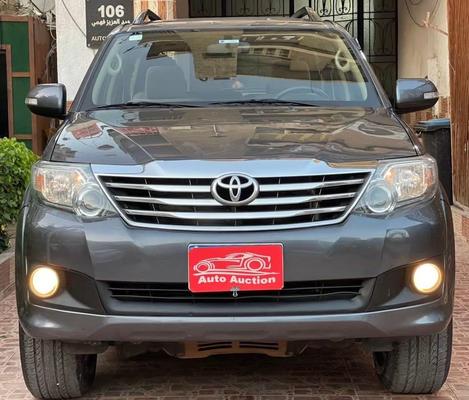 Toyota Fortuner 2015