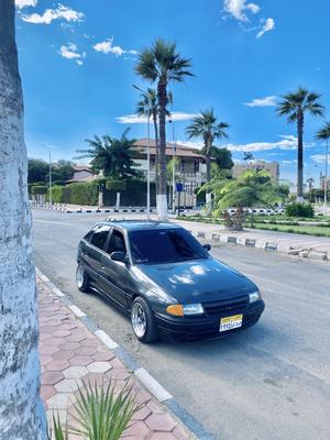 اوبل أسترا 1992