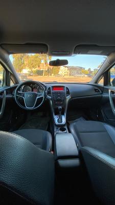 Opel Astra 2012