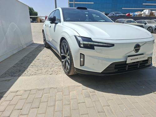فولفو اى اكس 90 2026