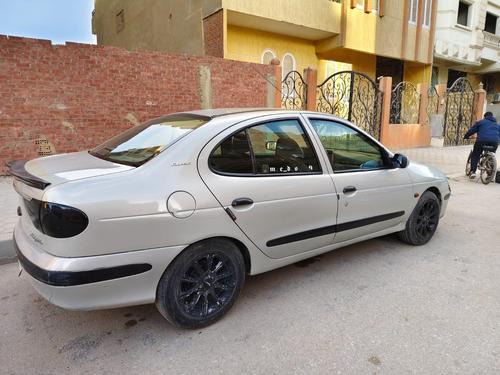 رينو ميجان 2000