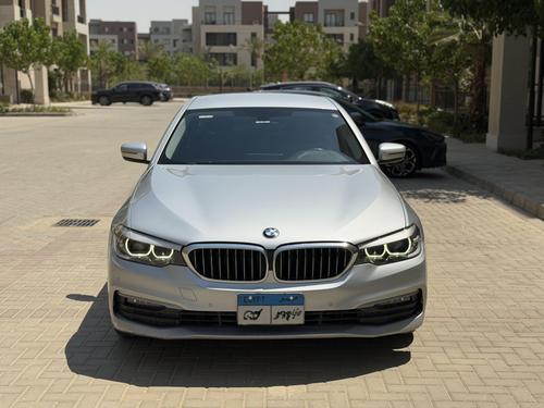 بي ام دبليو 520 2019