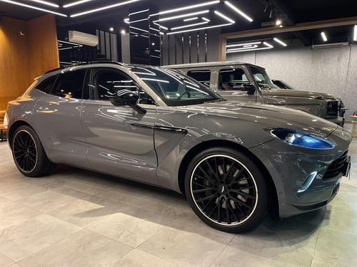 Aston Martin DBX 2022