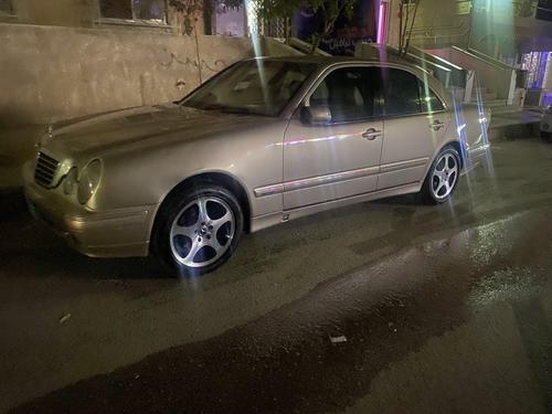 مرسيدس E 200 2002