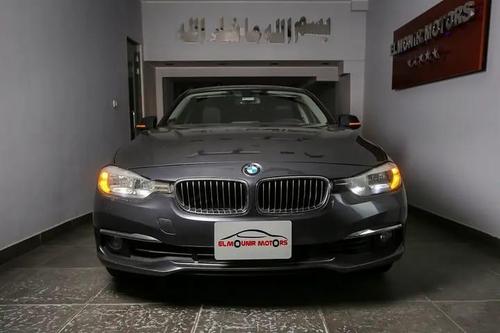 BMW 318 2018