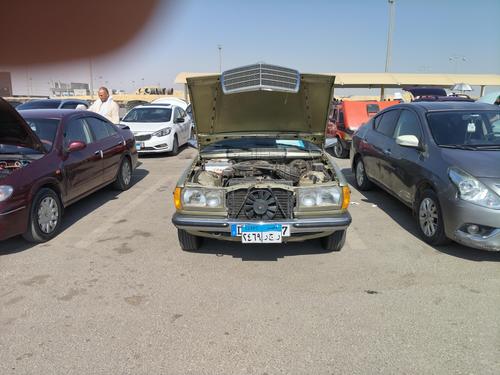 مرسيدس 200 1984