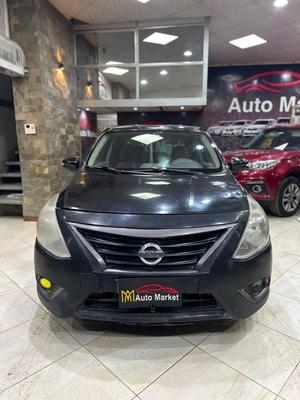 Nissan Sunny 2015