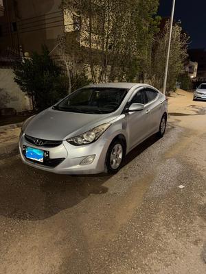 Hyundai Avante 2013