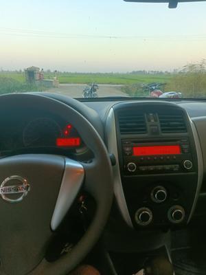 Nissan Sunny 2021