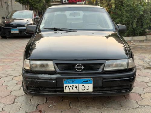 اوبل فيكترا 1995